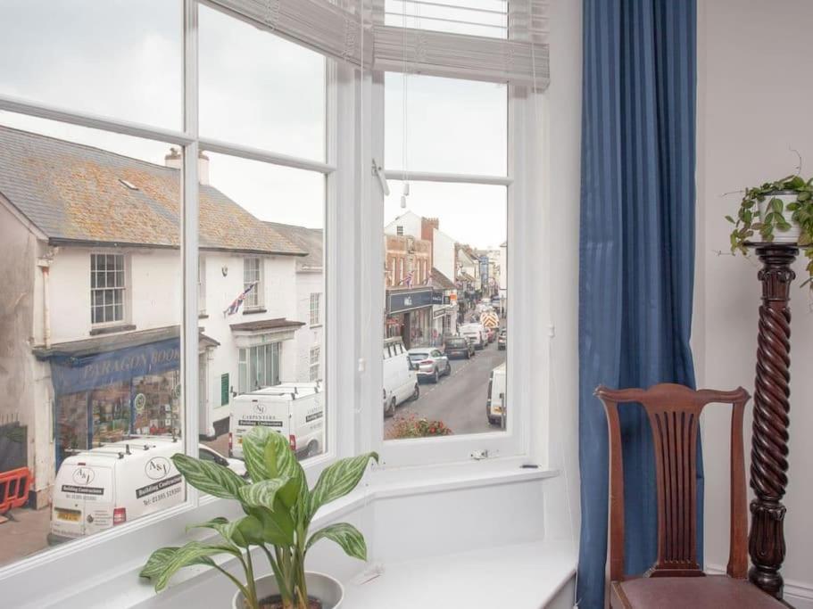 2 Central, Spacious, Apartment With Private Patio Sidmouth Bagian luar foto